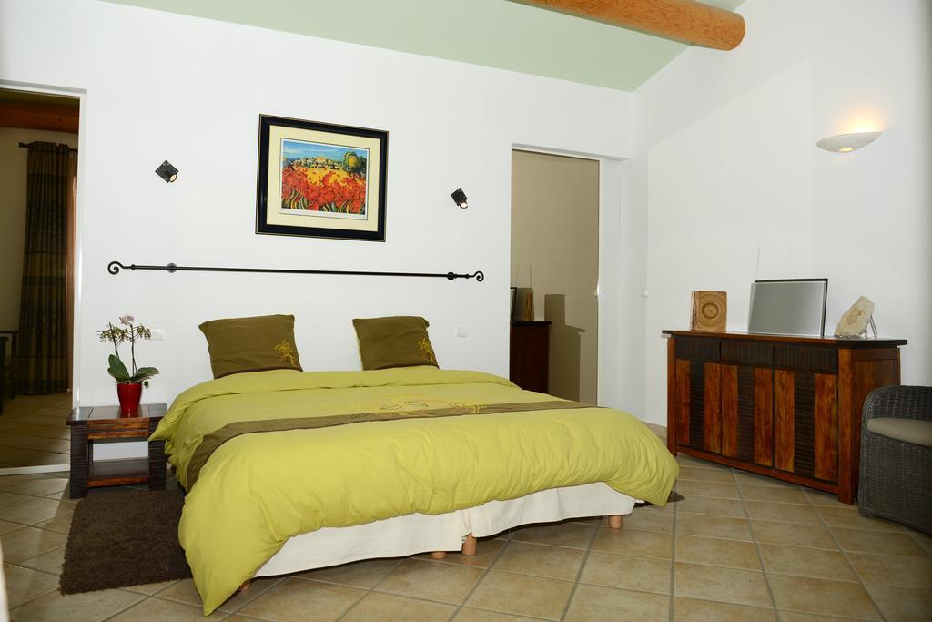 Bed and Breakfast Mas De Carabelle La Roque-Alric Zimmer foto